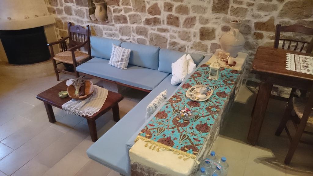 Lithos Traditional Guest Houses 크시로캄보스 외부 사진