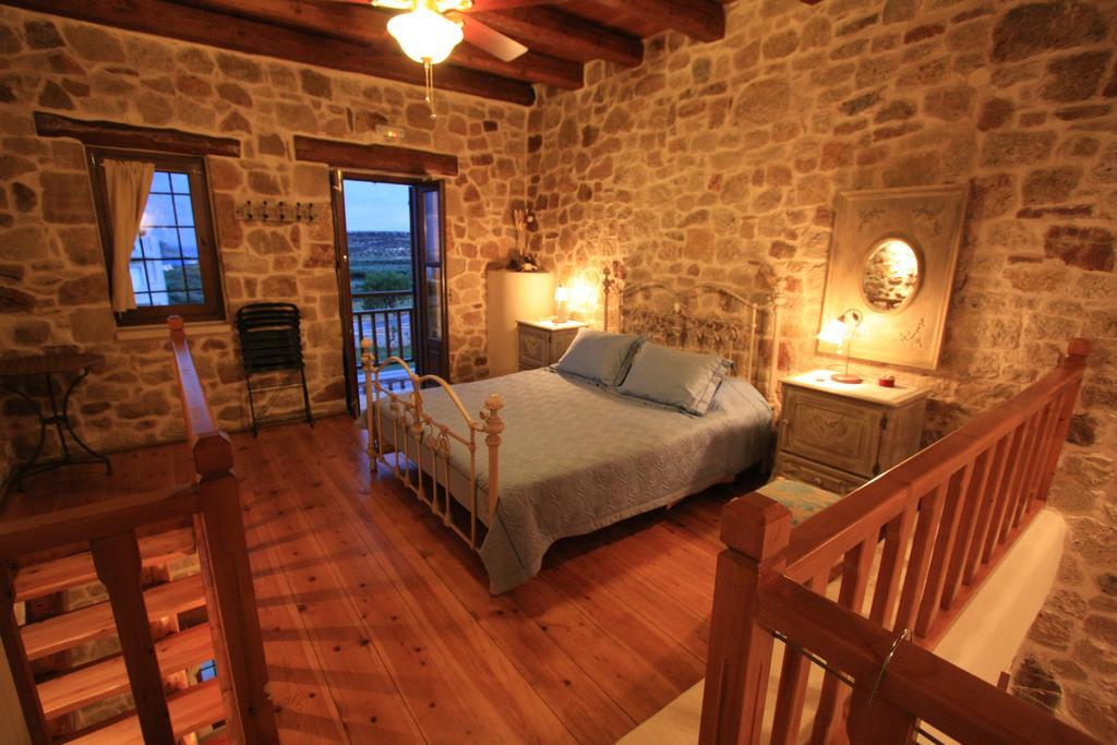 Lithos Traditional Guest Houses 크시로캄보스 객실 사진