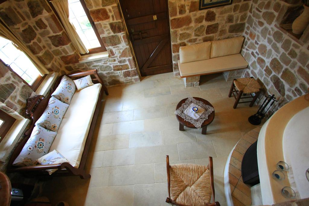 Lithos Traditional Guest Houses 크시로캄보스 객실 사진