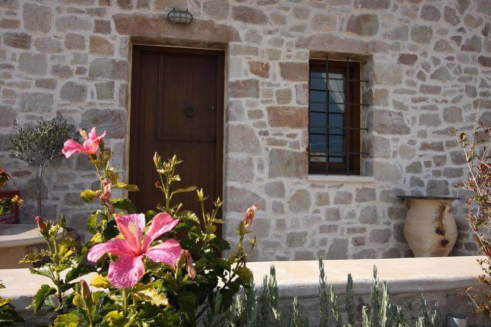 Lithos Traditional Guest Houses 크시로캄보스 외부 사진