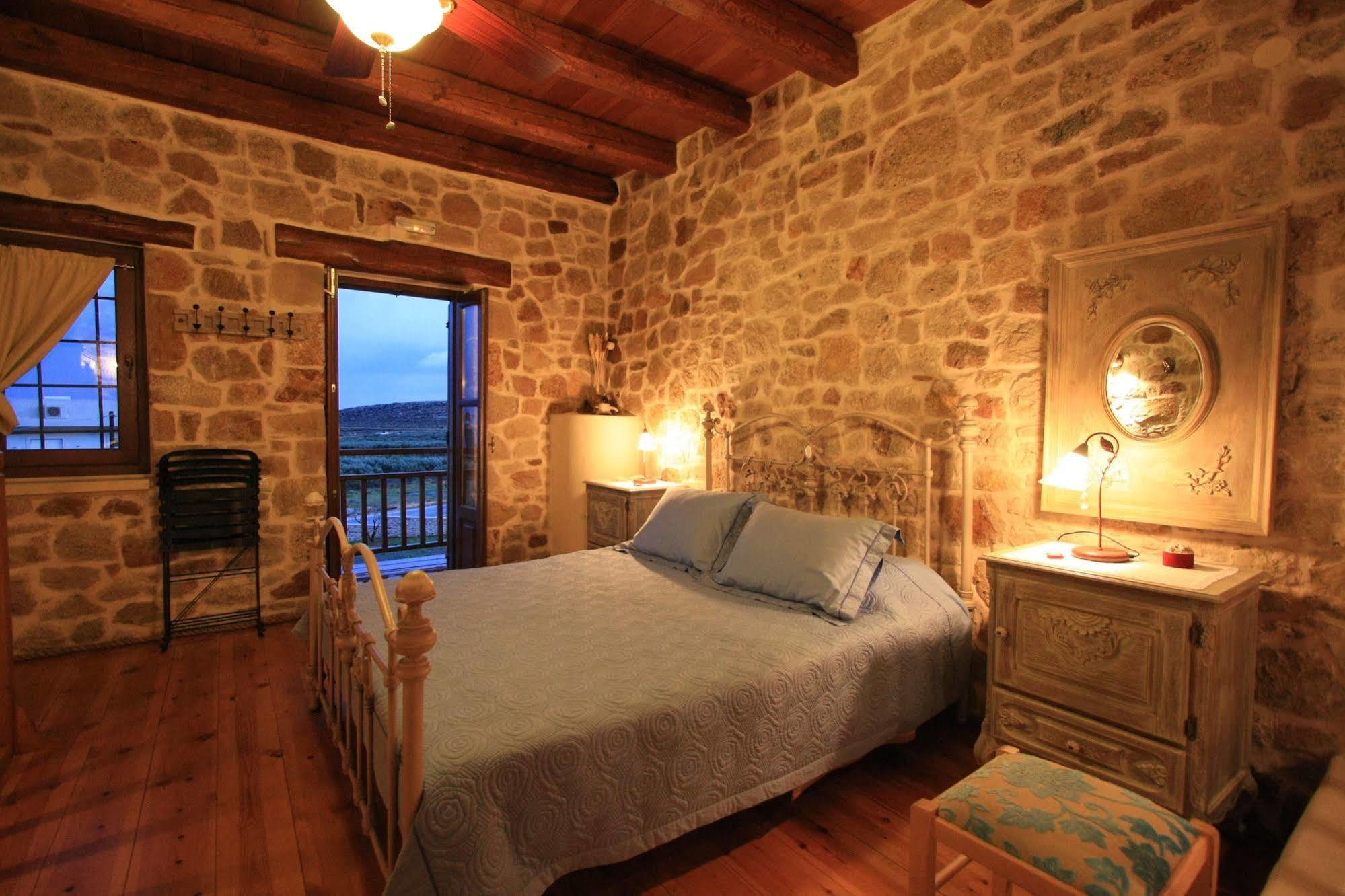 Lithos Traditional Guest Houses 크시로캄보스 외부 사진