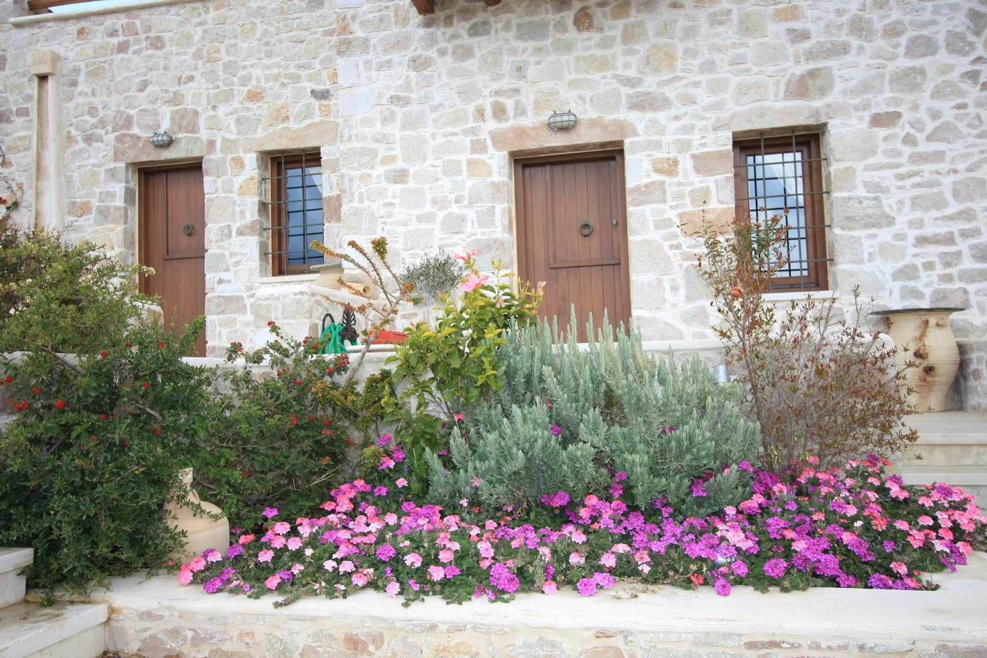 Lithos Traditional Guest Houses 크시로캄보스 외부 사진