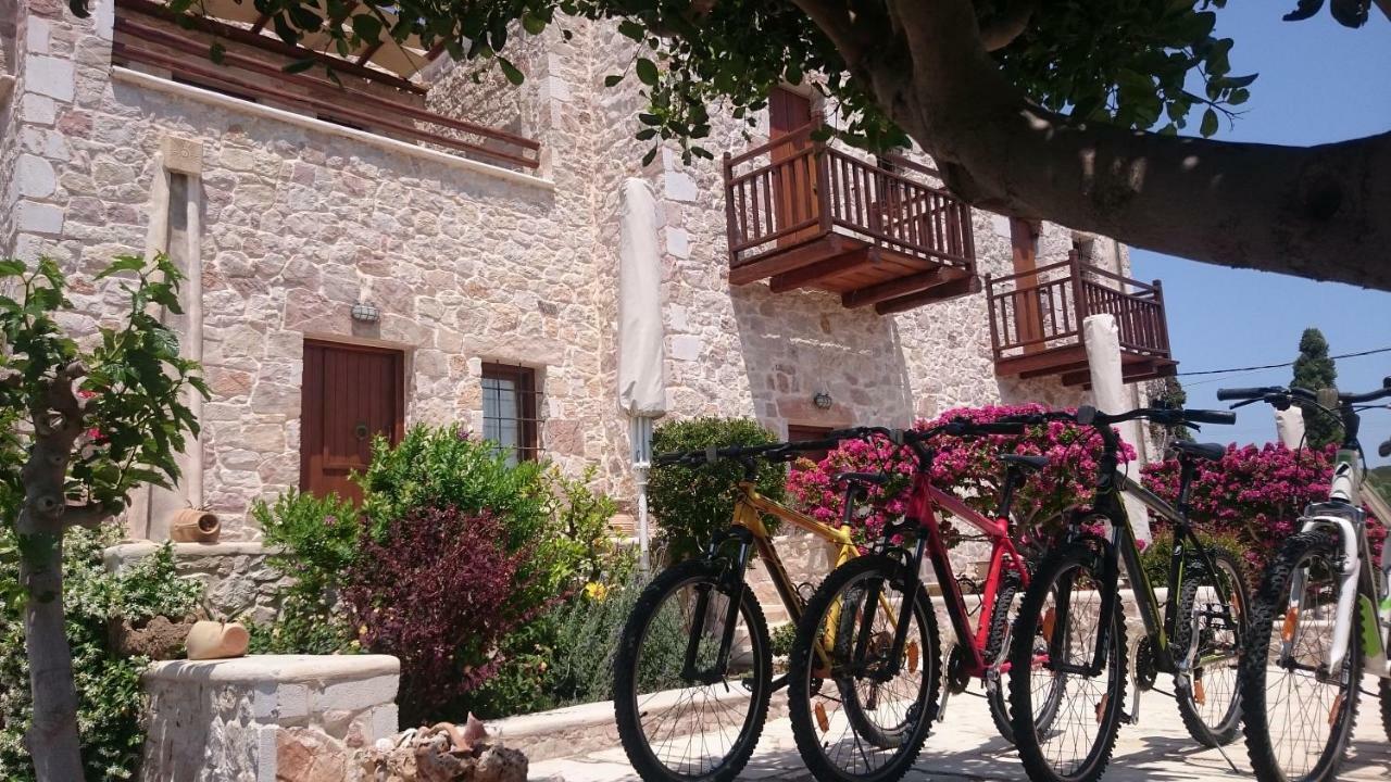 Lithos Traditional Guest Houses 크시로캄보스 외부 사진
